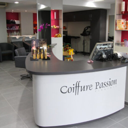 Contact coiffeur Belleville - Coiffure Passion - Coiffeur situé 3 rue Victor Hugo Belleville - Mardi au vendredi: 9h - 18h | Samedi : 8h-17h